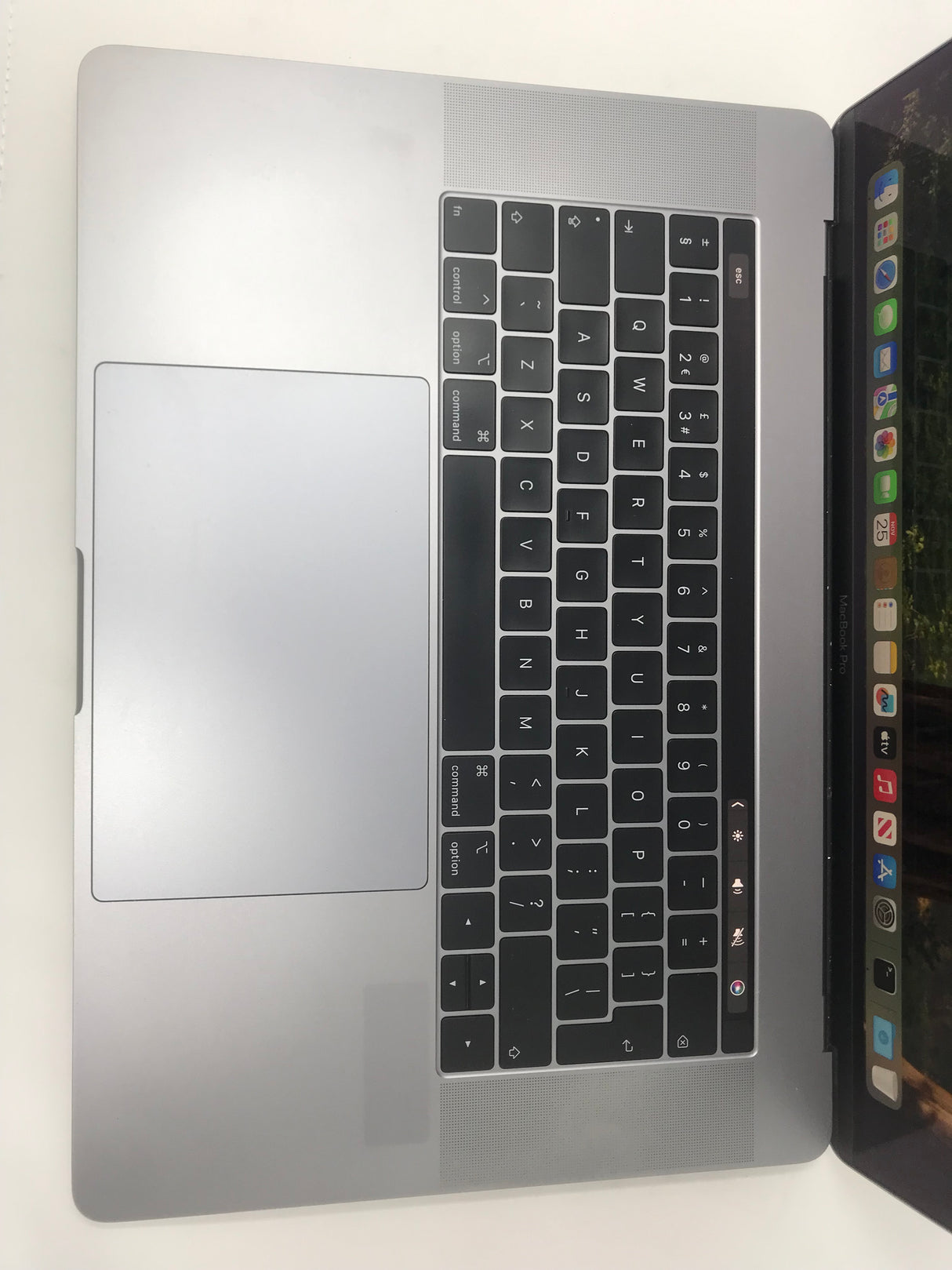 Apple MacBook Pro 15" Touch Bar A1990 2018 I7-8850H 16GB RAM 512GB SSD