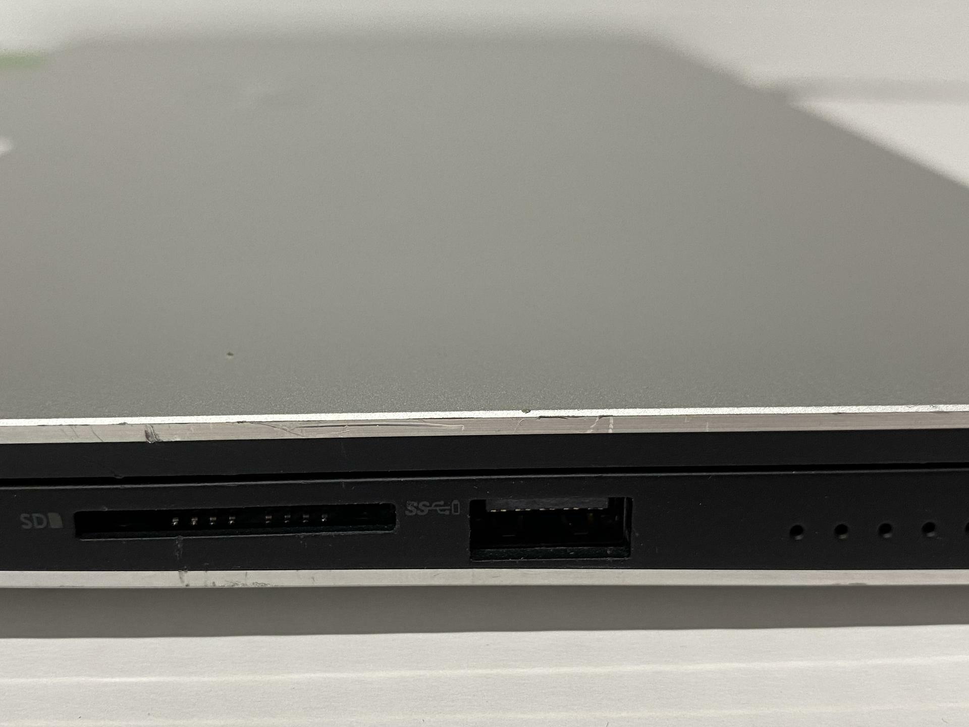 Dell XPS 15 7590 15.6" Laptop | i9-9980HK | 32GB RAM, 1TB SSD | Windows 11