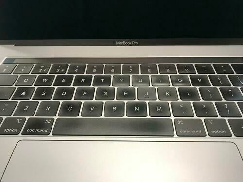 Apple MacBook Pro 15.4