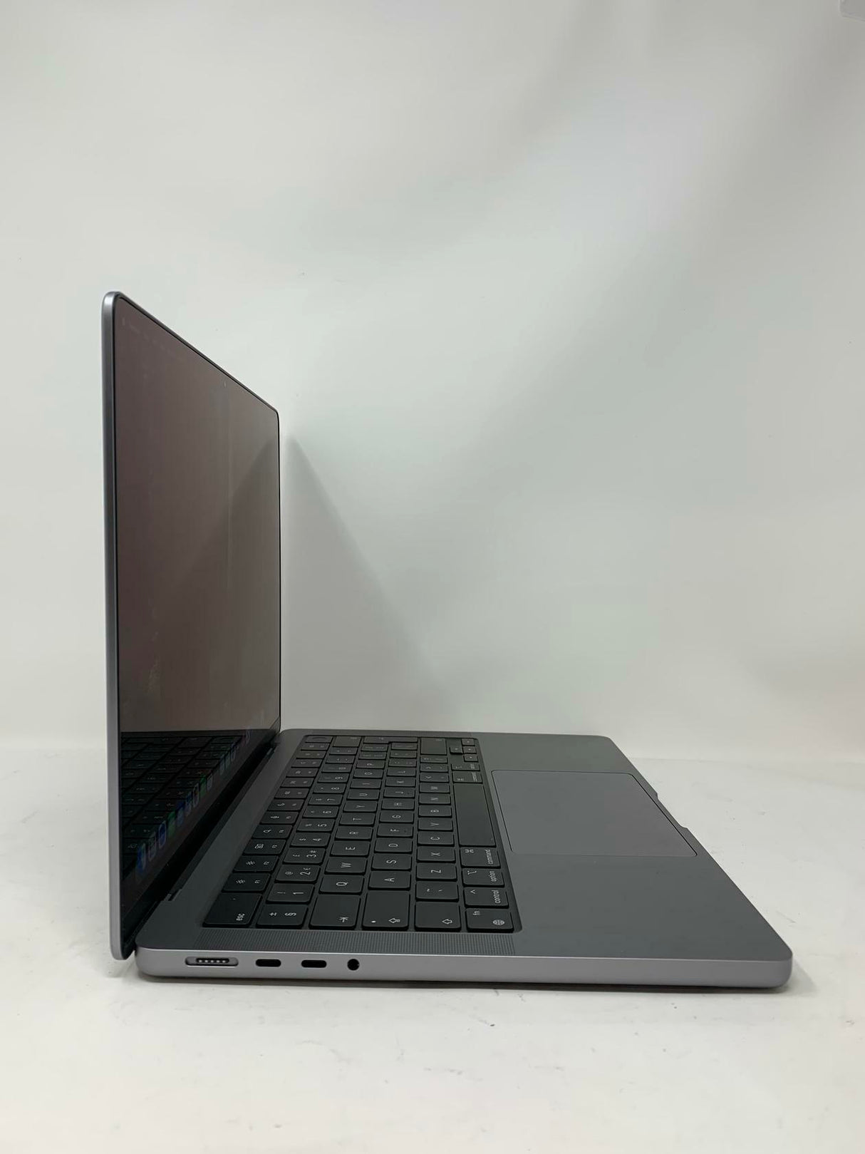 Apple MacBook Pro 13" Space Grey A2779 2022 M2 Pro 10 Cores 16GB RAM 512GB SSD